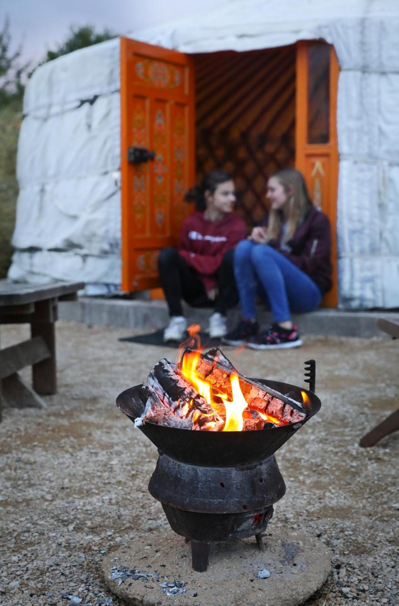 Hotel Caalm Camp Stour Provost Exterior foto